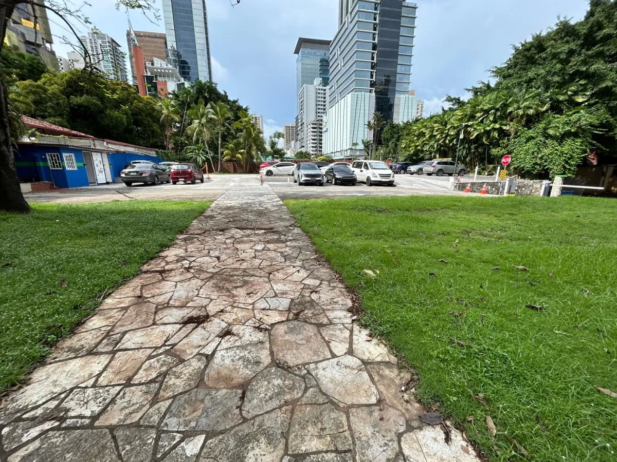 se vende terreno comercial en Obarrio