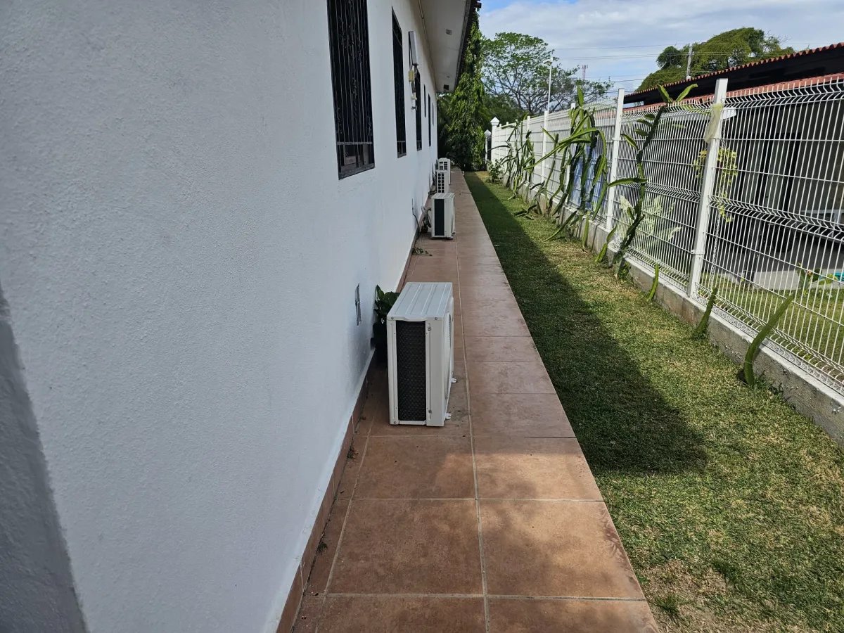 VENTA DE CASA AMOBLADA EN CORONADO