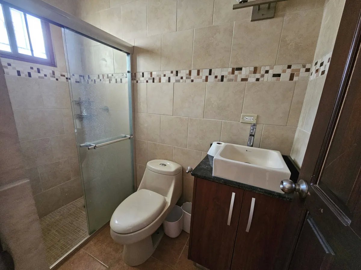 VENTA DE CASA AMOBLADA EN CORONADO