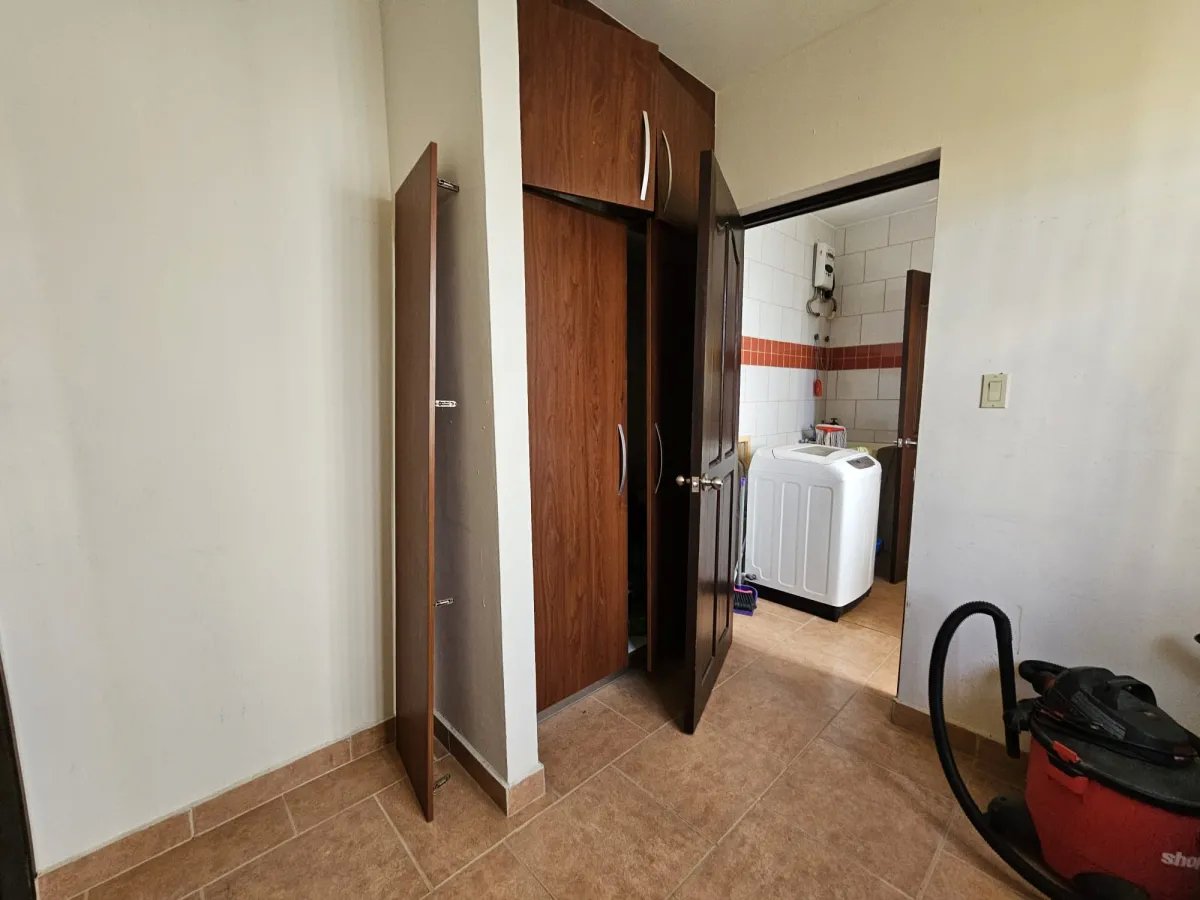 VENTA DE CASA AMOBLADA EN CORONADO
