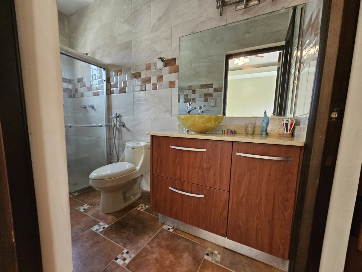 VENTA DE CASA AMOBLADA EN CORONADO
