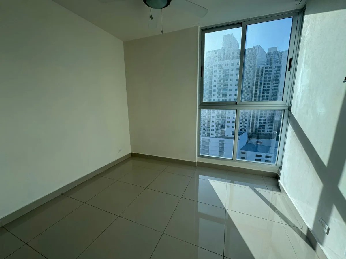 Venta de Apartamento PH San Roque, Via España