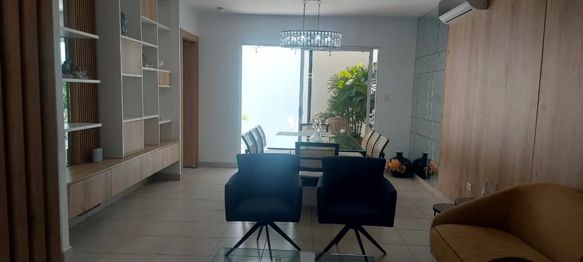 Venta de Casa en PH Aventura, Brisas del Golf, Sector Paseo del Norte