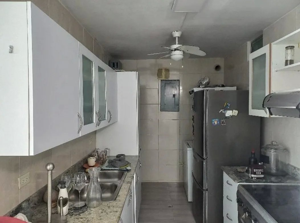 se vende apartamento en Vía Argentina