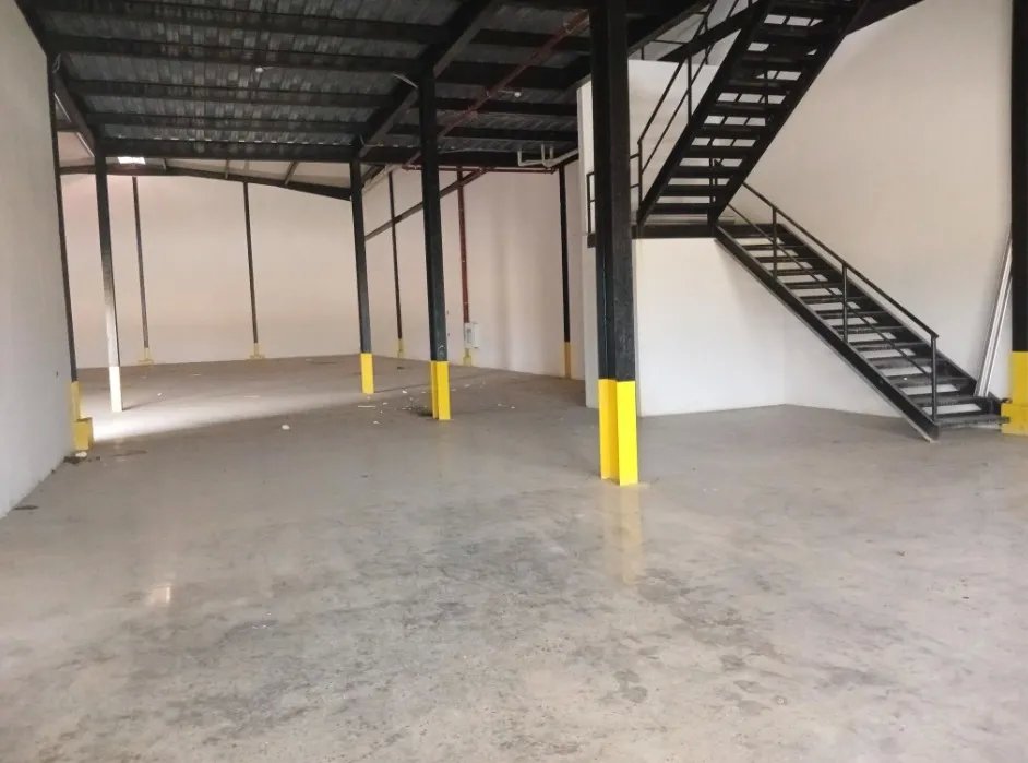 se vende bodega ubicado en el Parque Industrial las Américas