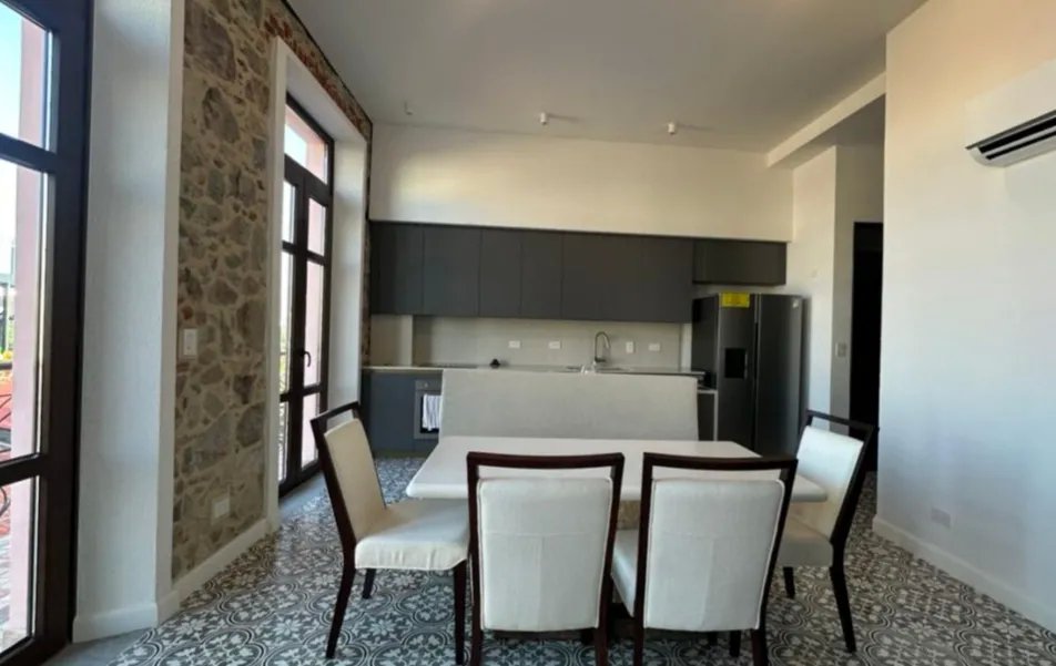 Apartment For Sale in Casco Antiguo