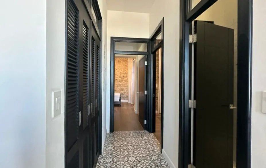 Apartment For Sale in Casco Antiguo