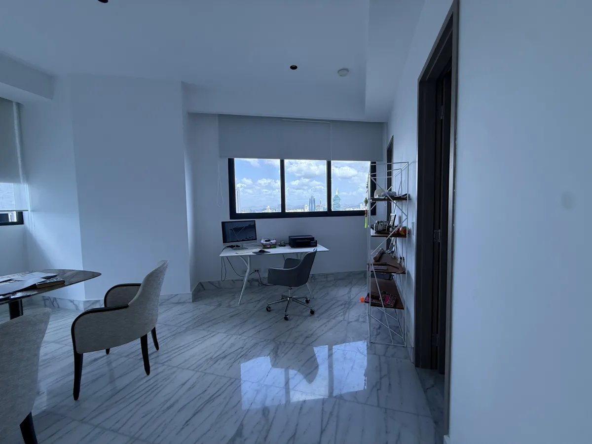Apartment For Sale in PH Ocean Front