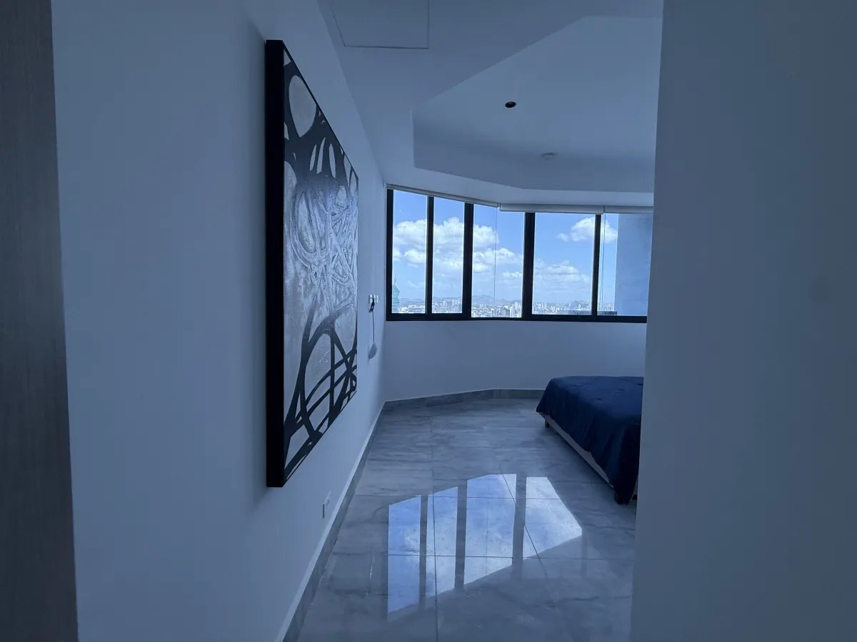 Apartment For Sale in PH Ocean Front