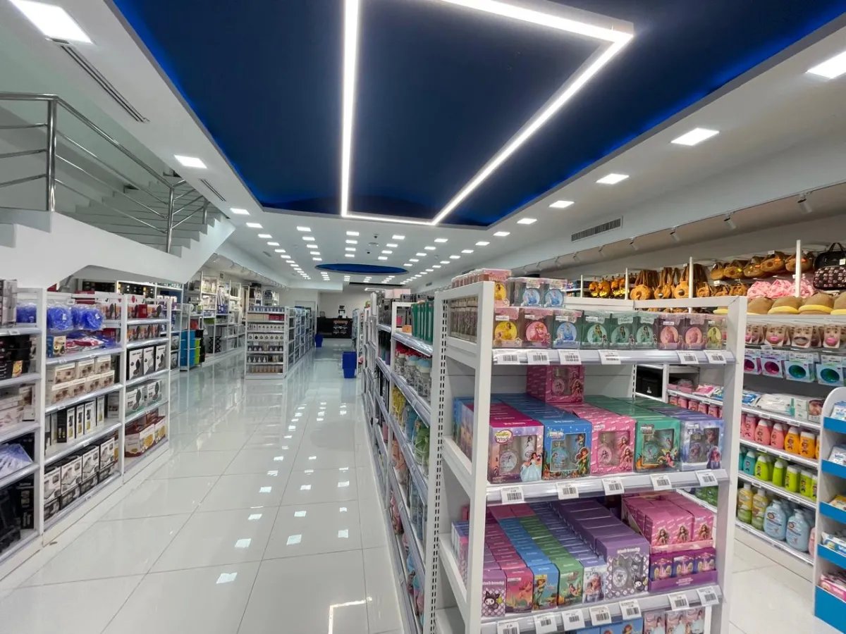 se vende local de 1264 m2 en Albrook Mall