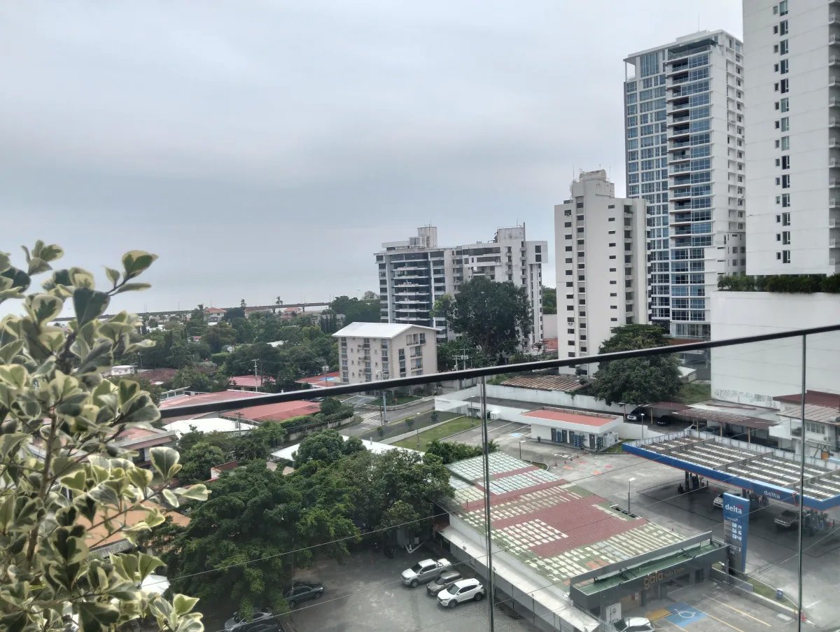 Apartment For Sale in Vía Cincuentenario