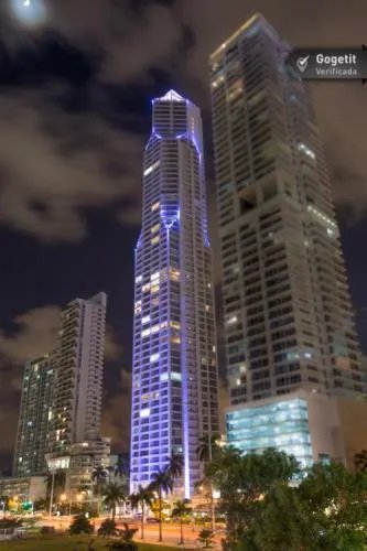 Venta de casa reposeída PH Victoria, Paseo del Norte