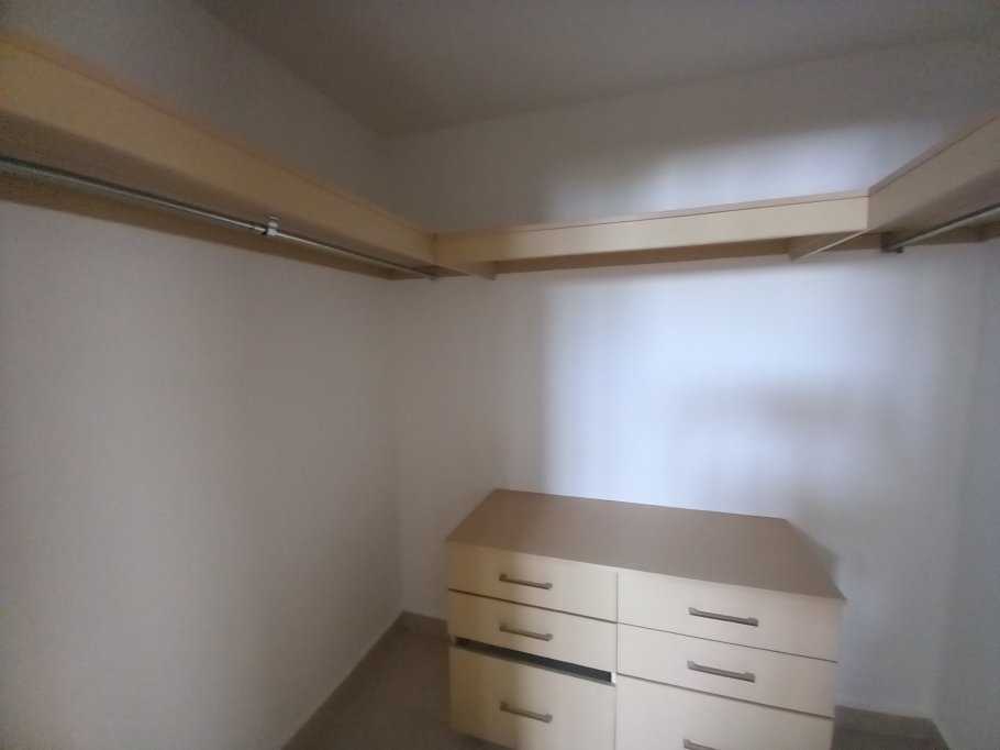 Venta de casa reposeída PH Victoria, Paseo del Norte