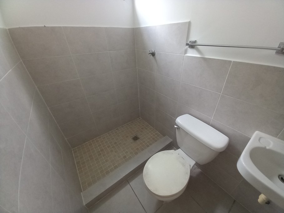 Venta de casa reposeída PH Victoria, Paseo del Norte