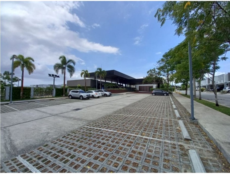 Venta de casa reposeída PH Victoria, Paseo del Norte