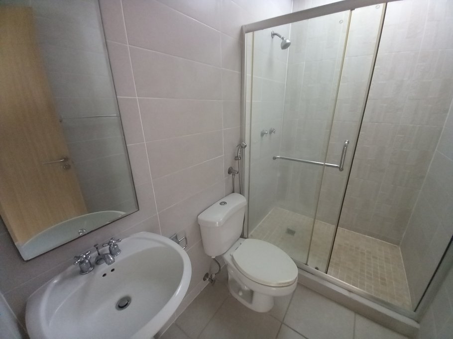 Venta de casa reposeída PH Victoria, Paseo del Norte