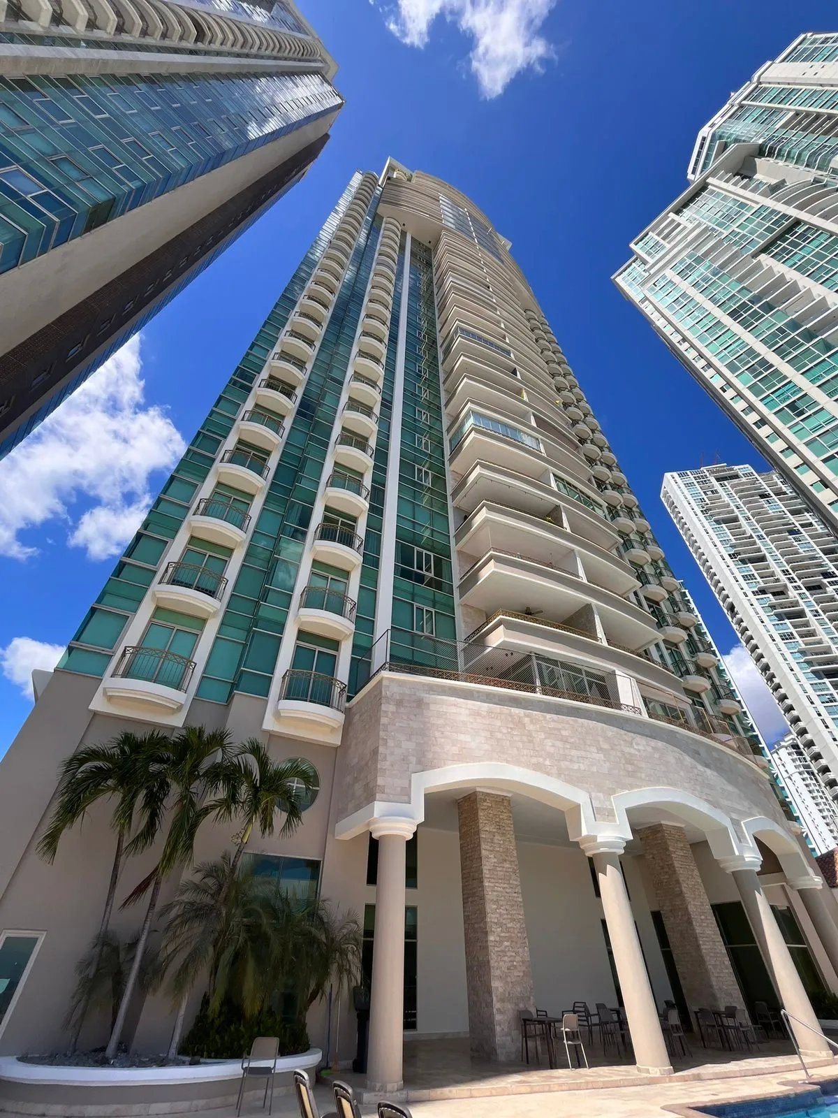 se vende apartamento en punta pacifica