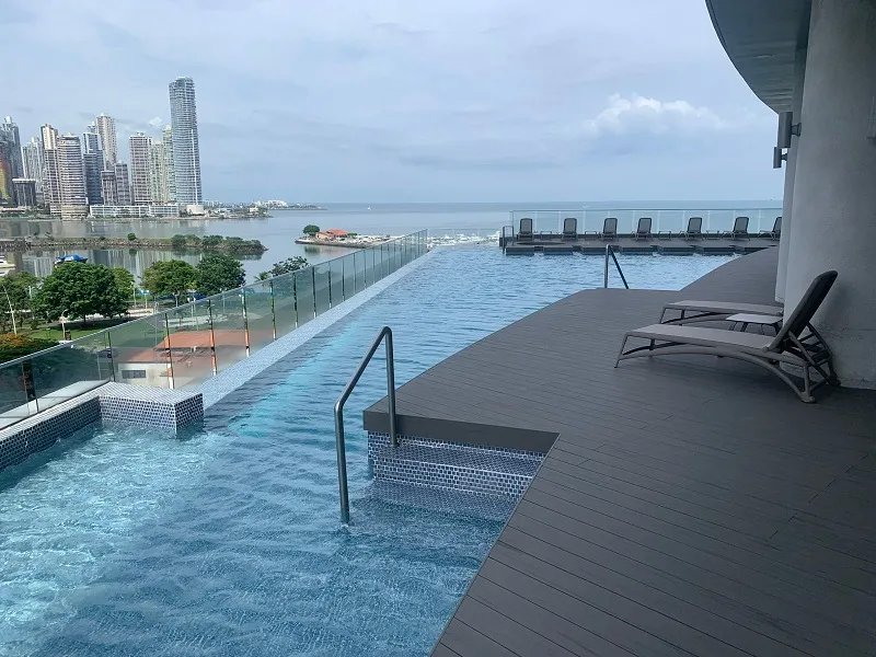 Condominium For Rent in Avenida Balboa