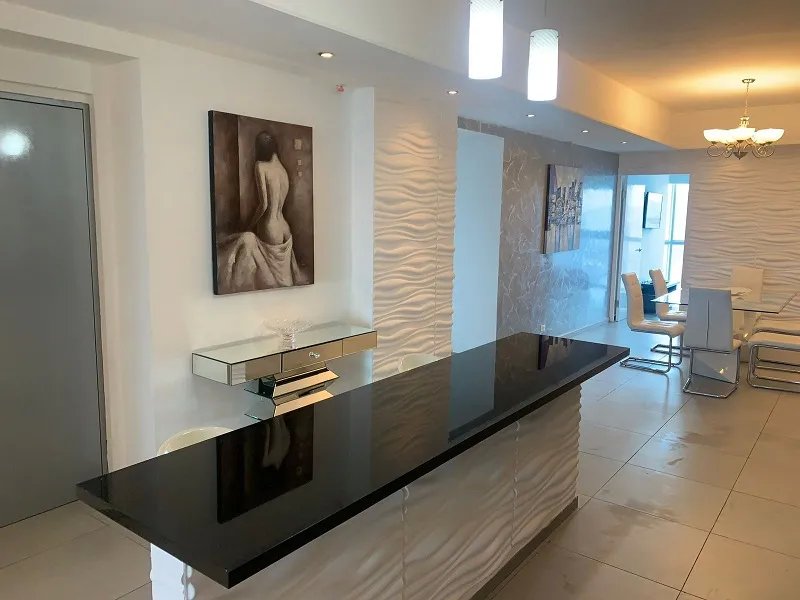 Condominium For Rent in Avenida Balboa