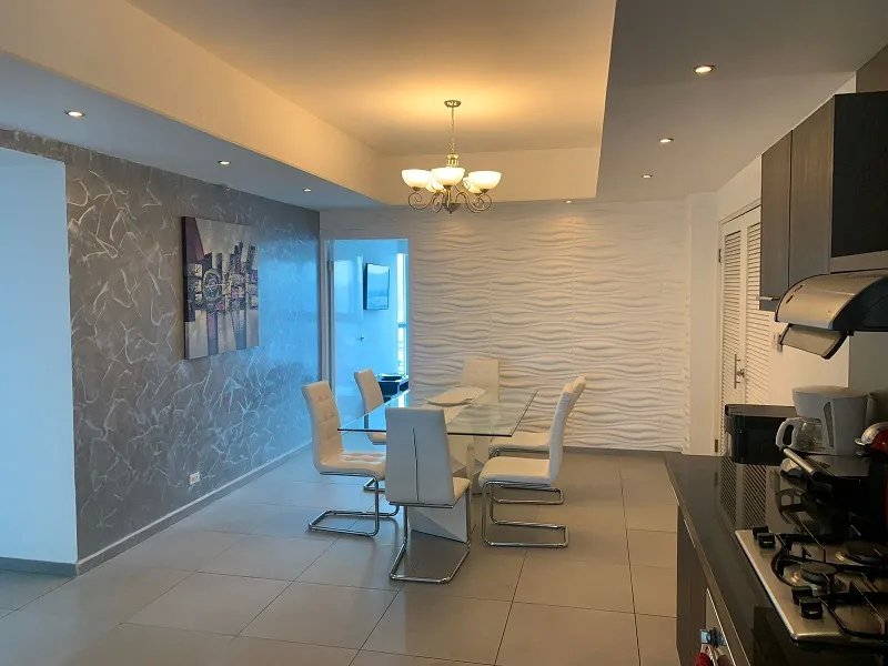 Condominium For Rent in Avenida Balboa