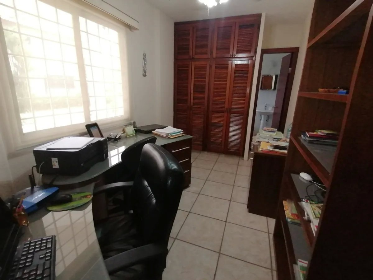 Single Family Detached For Sale in Villa Lucre