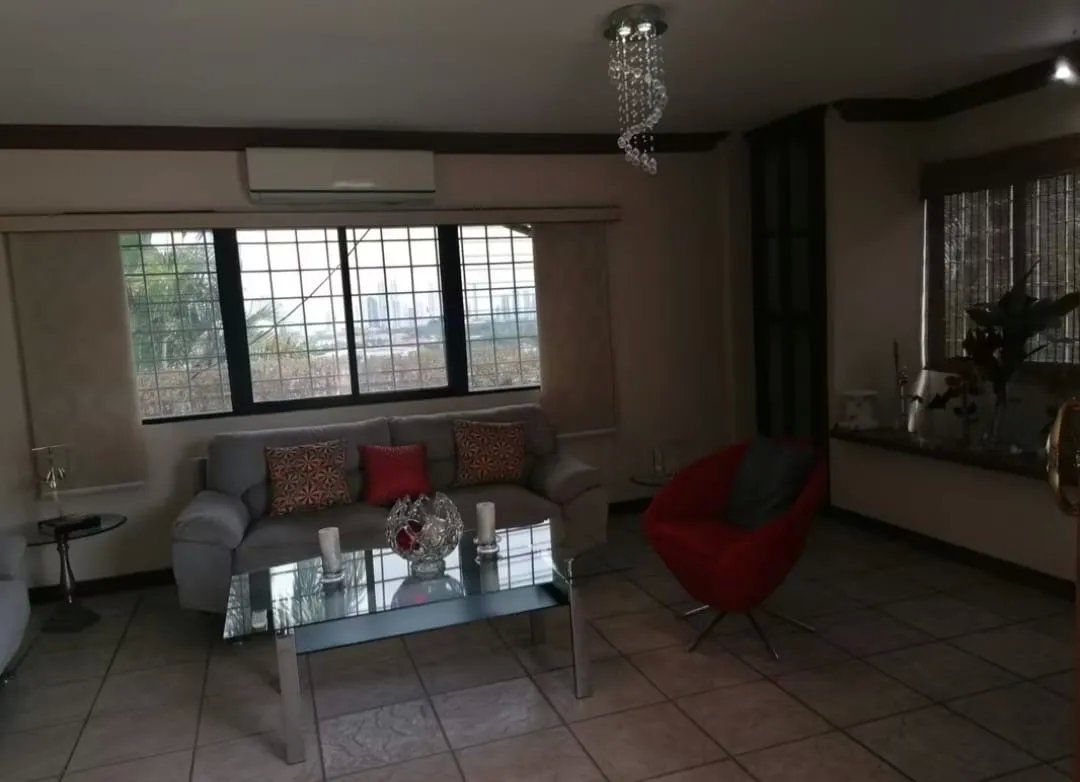 Single Family Detached For Sale in Villa Lucre