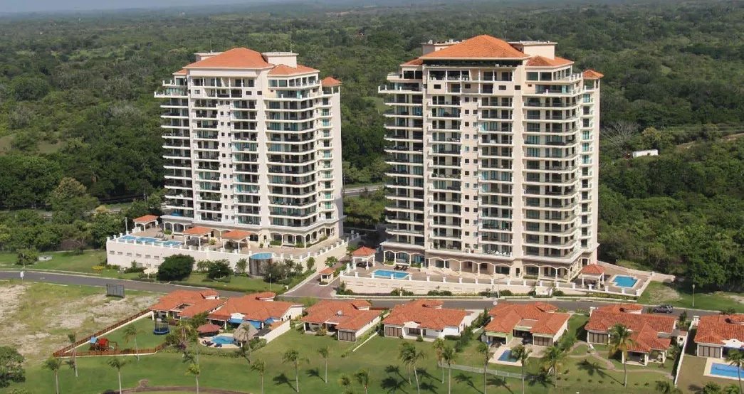 Spacious 3-Bedroom Apartment with Large Balcony, Ocean View, San Carlos