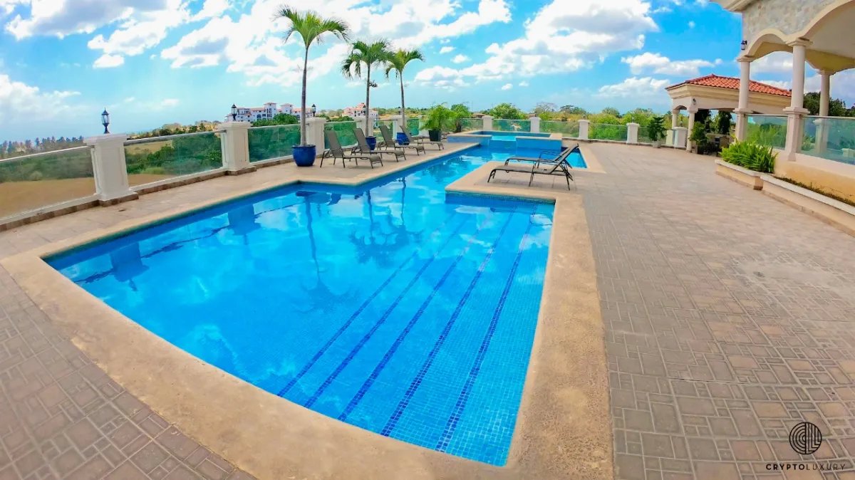 Spacious 3-Bedroom Apartment with Large Balcony, Ocean View, San Carlos