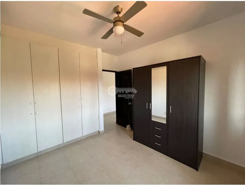 Single Family House for rent in Versalles