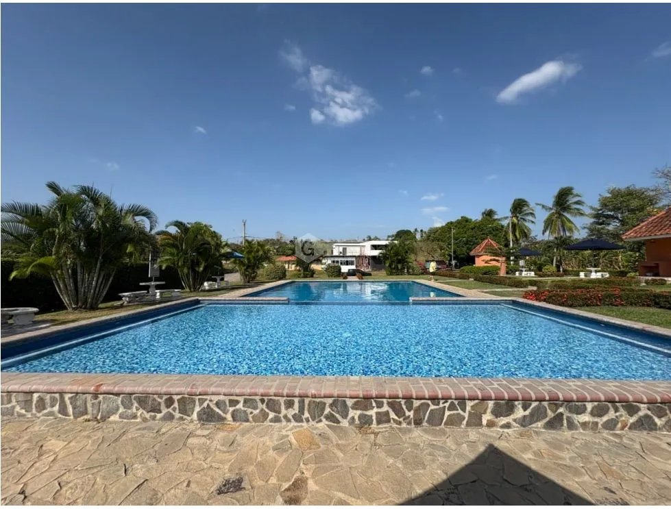 SAN CARLOS / QUEBRADAS DEL VALLE / 811M / AREA SOCIAL / PISCINA / AG