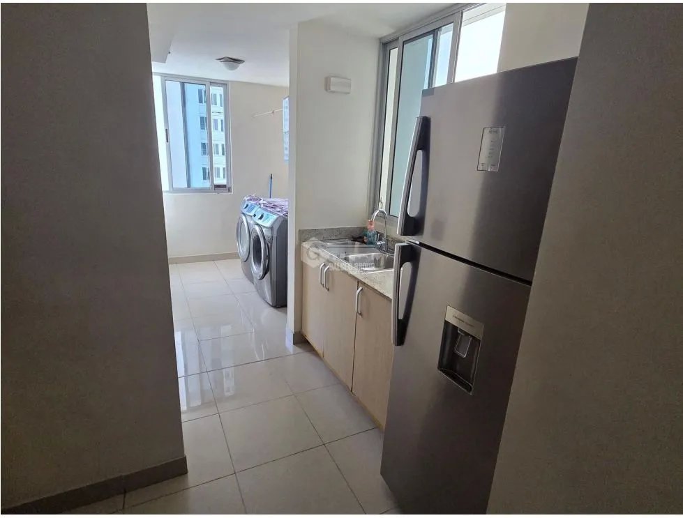 SE ALQUILA APARTAMENTO CONDADO DEL REY 98M 3 HABITACIONES LINEA BLANCA