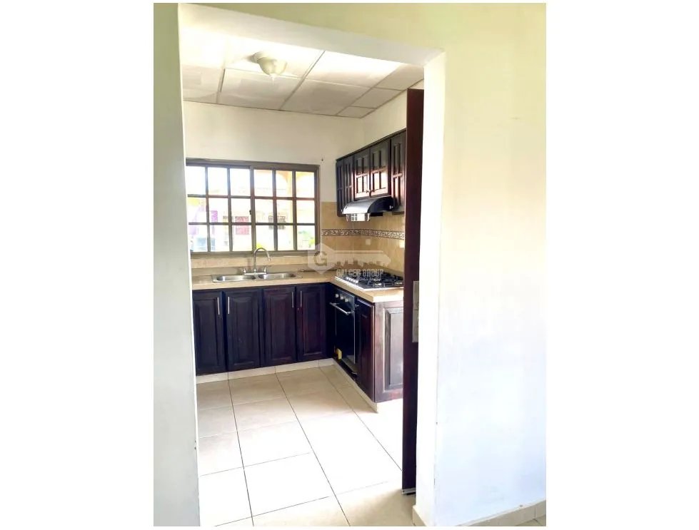 COCLE / ANTON / 3 HABITACIONES / 374 M2 / 2 BAÑOS / CON TERRAZA