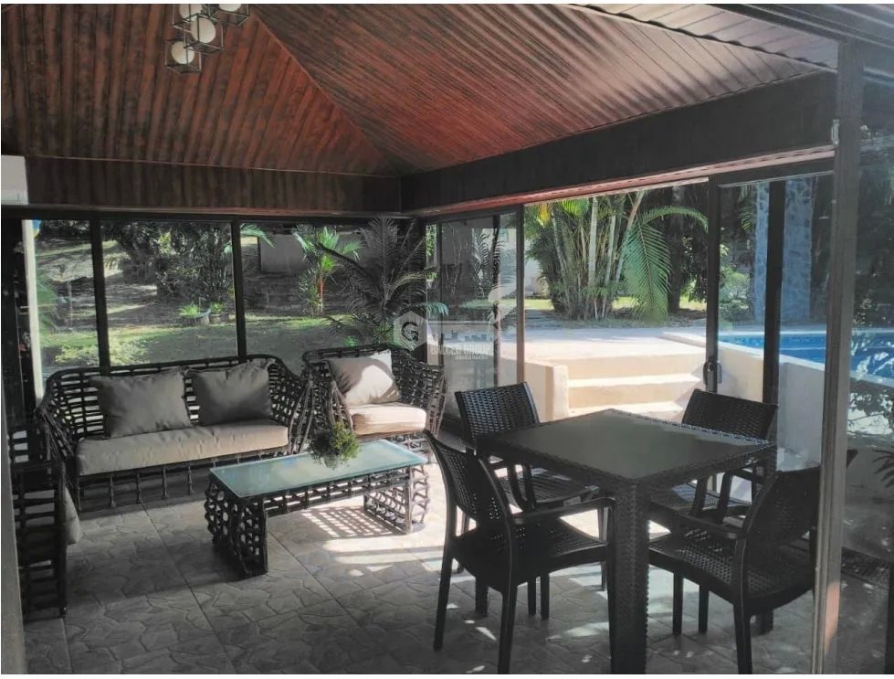SAN CARLOS / LAS UVAS / 3 HABITACIONES / 1001 M2 / 3 BAÑOS / PISCINA