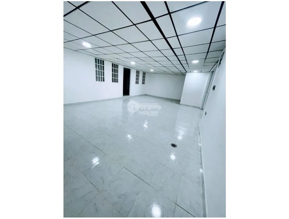SE VENDE CASA EN CHANIS LA FONTANA 232M 5 HABITACIONES 2 NIVELES