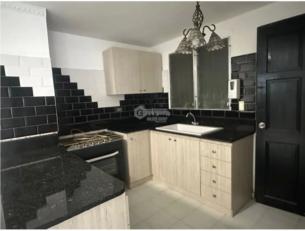 CHANIS / LA FONTANA / 232M / 5 HABITACIONES / ESTUDIO /  2 NIVELES