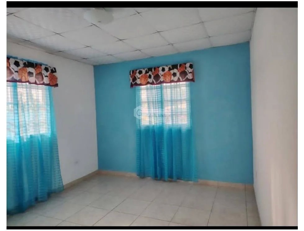 CHORRERA / GUADALUPE / 4 HABITACIONES / 600 M2 / 2 BAÑOS / PATIO