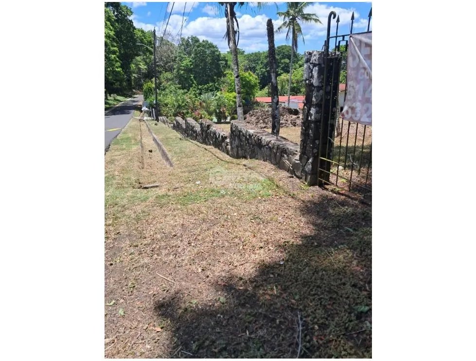 SE VENDE TERRENO EN LAS CUMBRES LAS LAJAS 4000 M2 VIA ASFALTADA