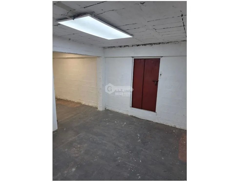 SE ALQUILA GALERA 325 M2 EN JUAN DIAZ PLANTA BAJA