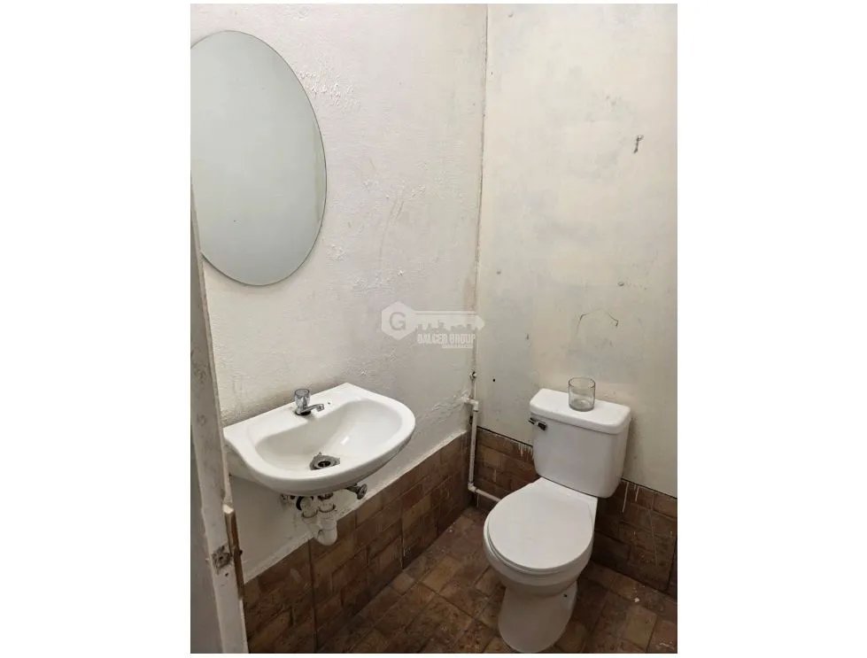 SE ALQUILA GALERA 325 M2 EN JUAN DIAZ PLANTA BAJA