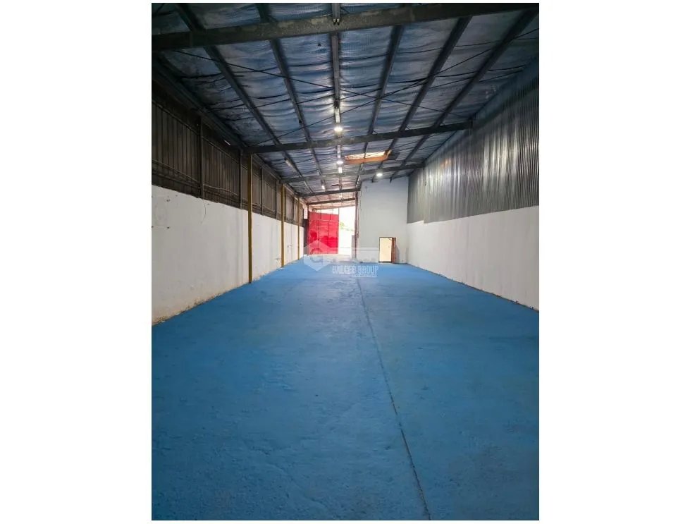 SE ALQUILA GALERA 325 M2 EN JUAN DIAZ PLANTA BAJA