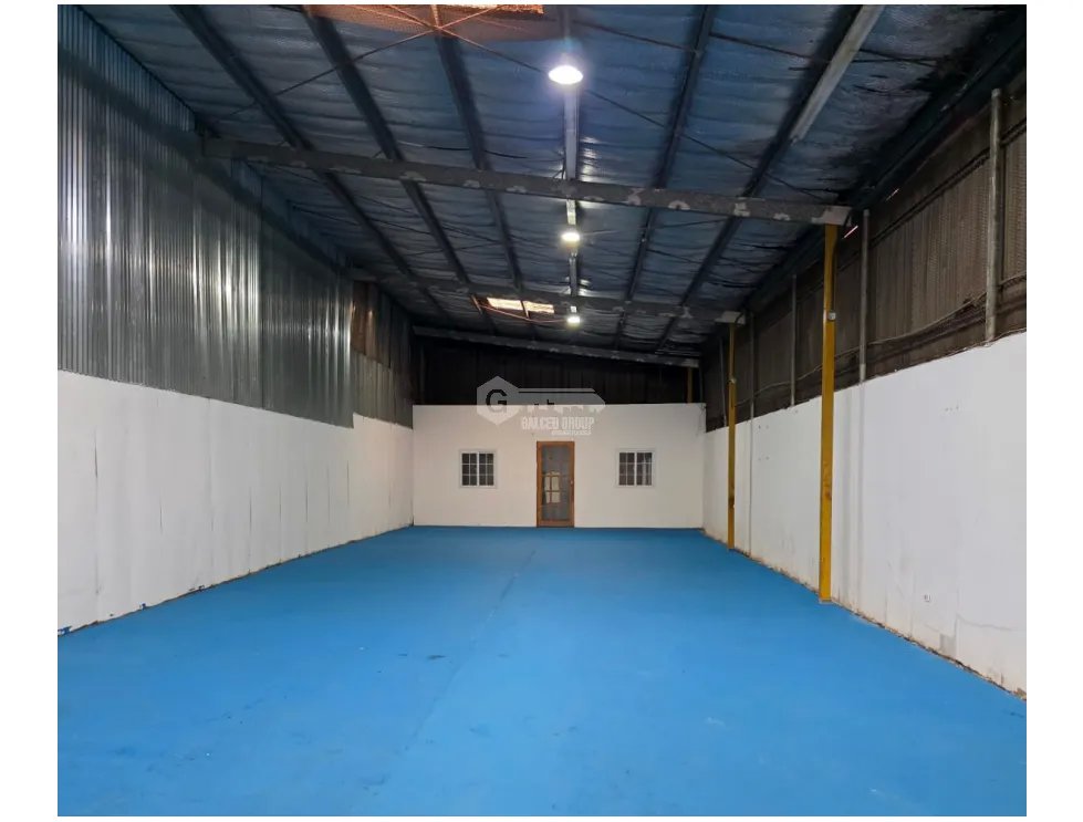 JUAN DIAZ / GALERA COMERCIAL / 325 M2 / PLANTA BAJA