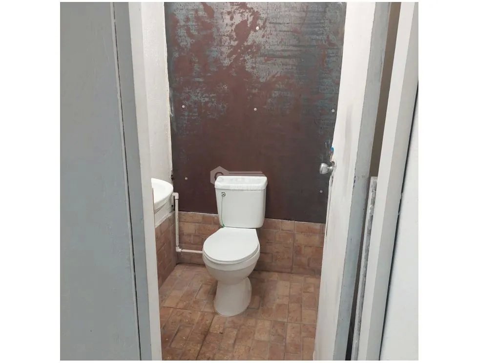 JUAN DIAZ / GALERA COMERCIAL / 325 M2 / PLANTA BAJA