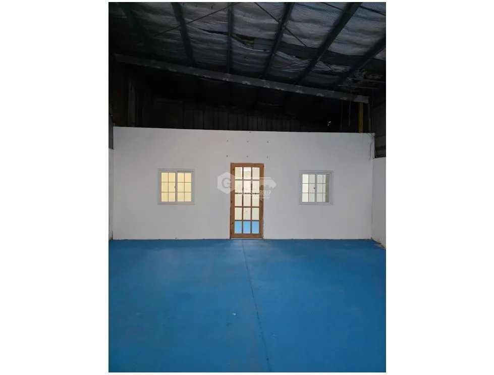JUAN DIAZ / GALERA COMERCIAL / 325 M2 / PLANTA BAJA