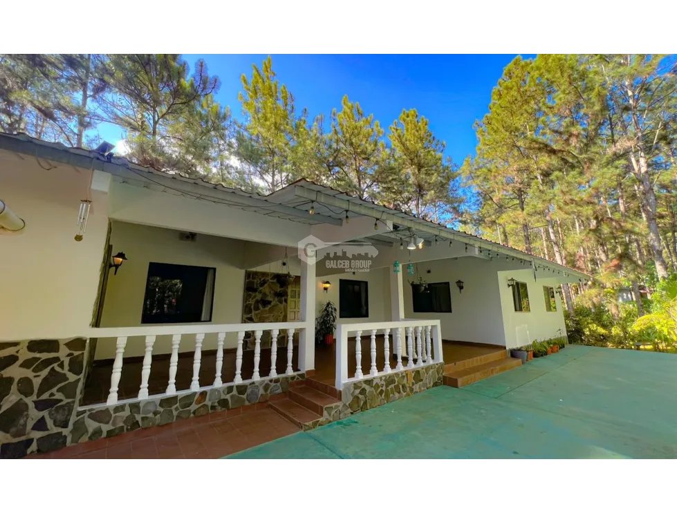 SE VENDE CASA CAMPESTRE EN ALTOS DE CERRO AZUL 1,200M2 AMOBLADO