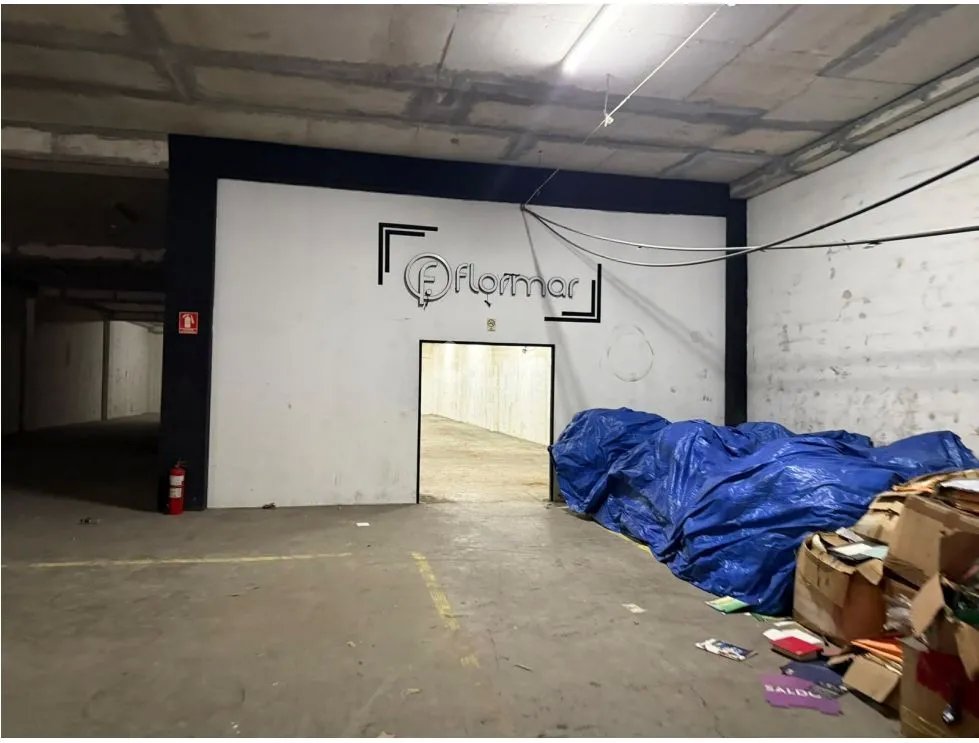 COLON / ZONA LIBRE / GALERA COMERCIAL / 3700M / OFICINA / 3 NIVELES