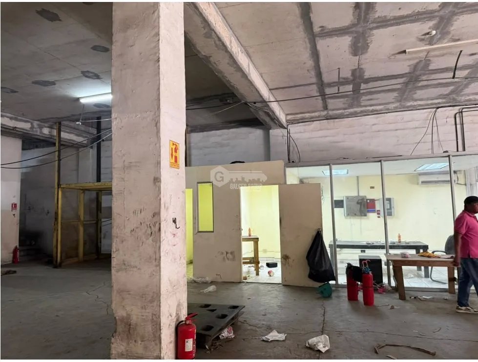 Warehouse for sale in Zona Libre