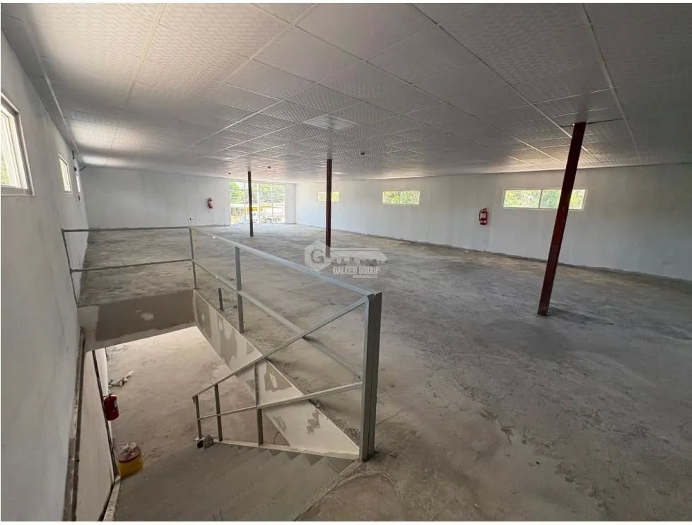 SE VENDE LOCAL COMERCIAL EN SAN JOSE 988 12 PARKING VIA INTERAMERICANA