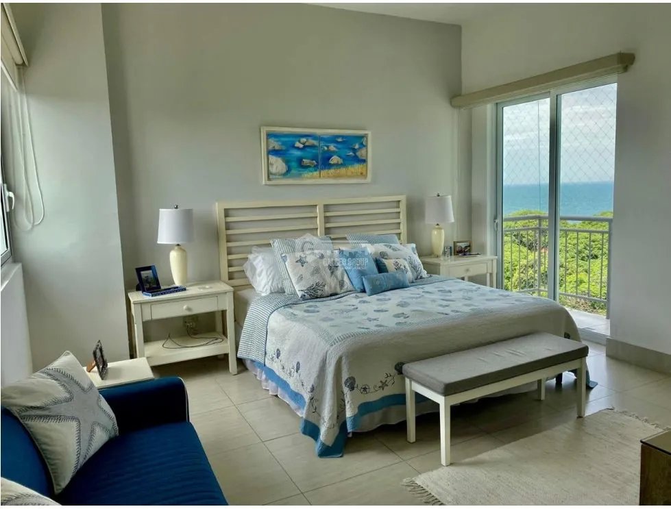 SE VENDE APARTAMENTO EN PUNTA BARCO 218M 4 HABITACIONES VISTA AL MAR