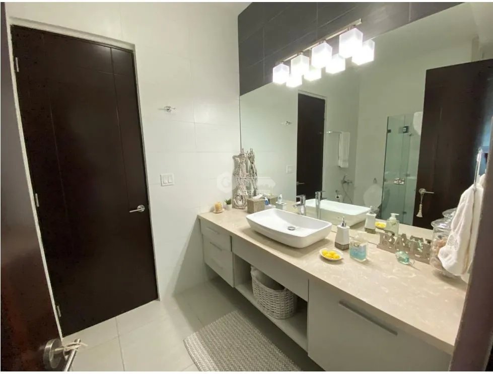 SE VENDE APARTAMENTO EN PUNTA BARCO 218M 4 HABITACIONES VISTA AL MAR