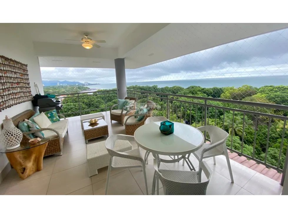 SE VENDE APARTAMENTO EN PUNTA BARCO 218M 4 HABITACIONES VISTA AL MAR
